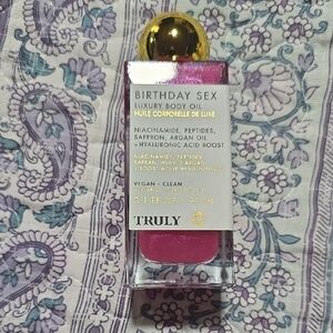 TRULY Birthday Sex Luxury Body Oil - Pink and Gold
